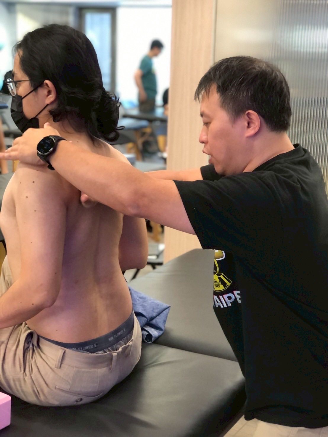 這兩天參加了從德國老師飛來台灣的官方正式PNF的工作坊，我只能說，這些厲害的技術…