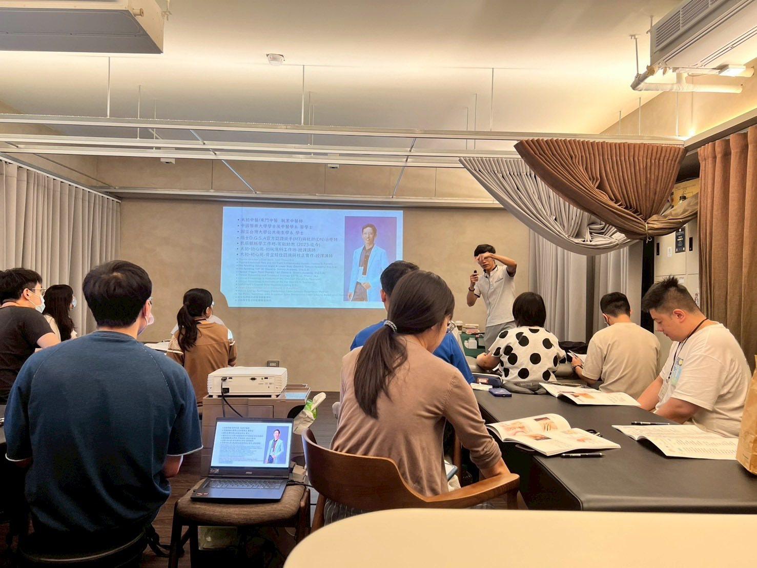 從「看懂」到「摸懂」，學習才真的開始。