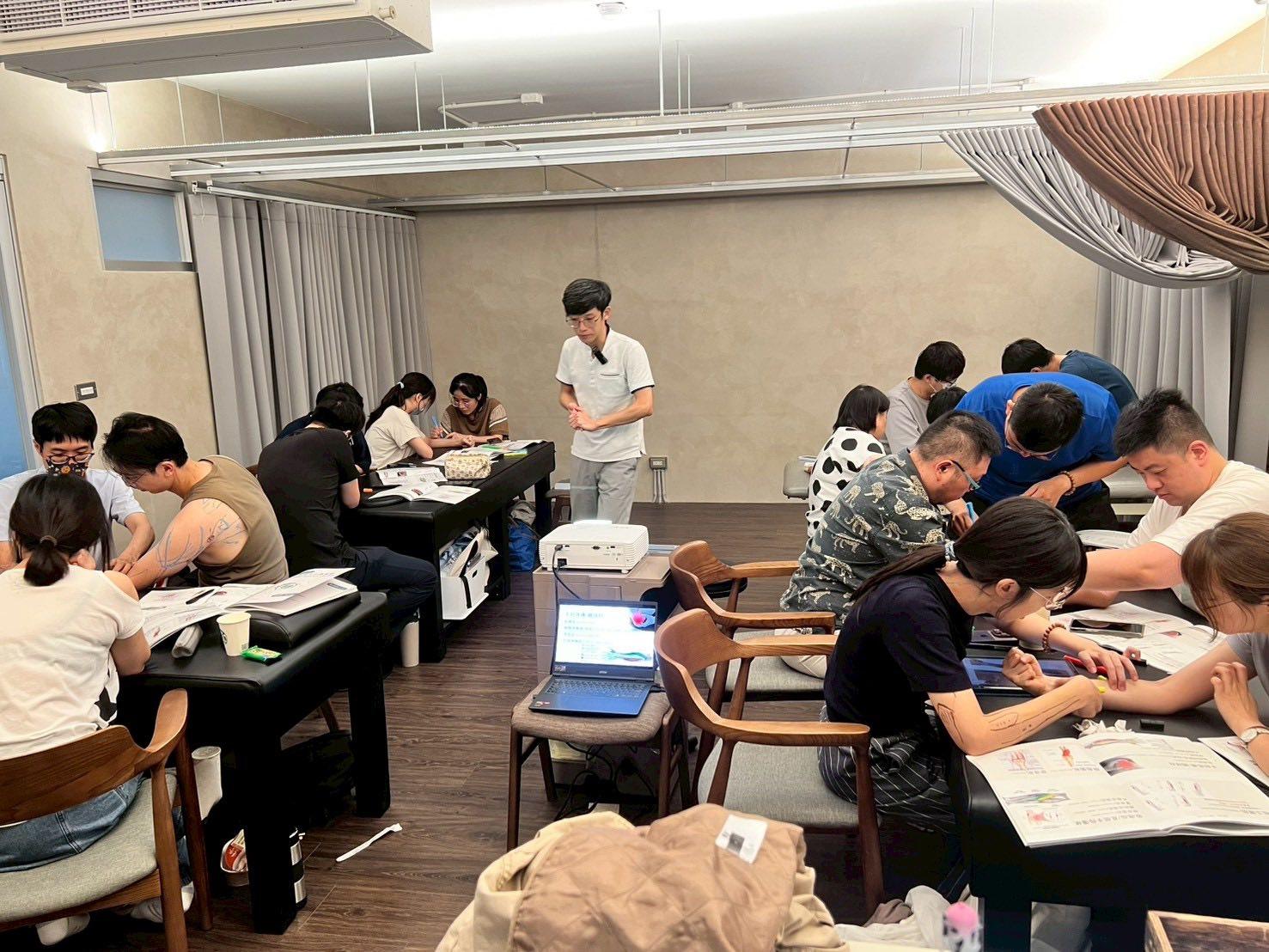 從「看懂」到「摸懂」，學習才真的開始。
