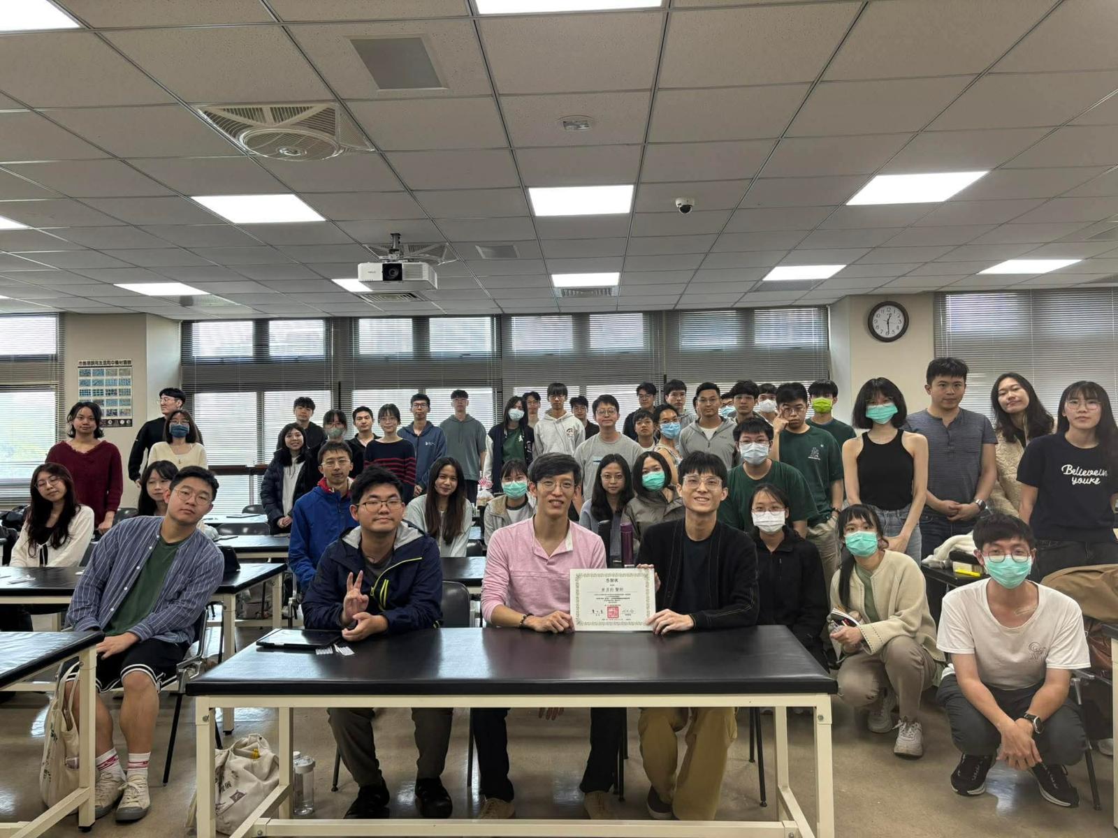 今天，我踏進了長庚大學中醫系的針傷教室，完成了一個自我的小小里程碑。